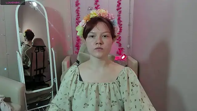 DreamyLuna online show from October 2025 08:32:02 PM