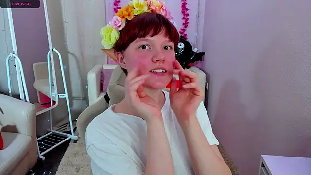 DreamyLuna online show from October 2025 08:28:01 PM
