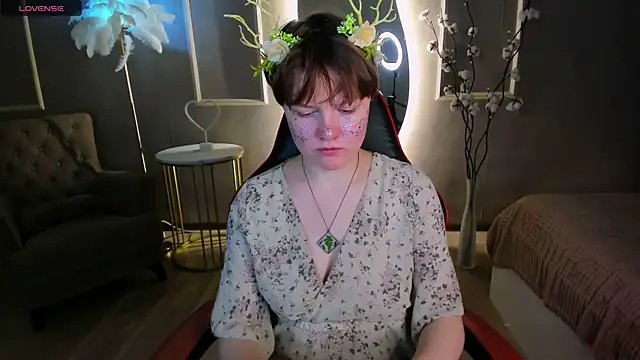 DreamyLuna online show from November 2025 08:42:02 PM