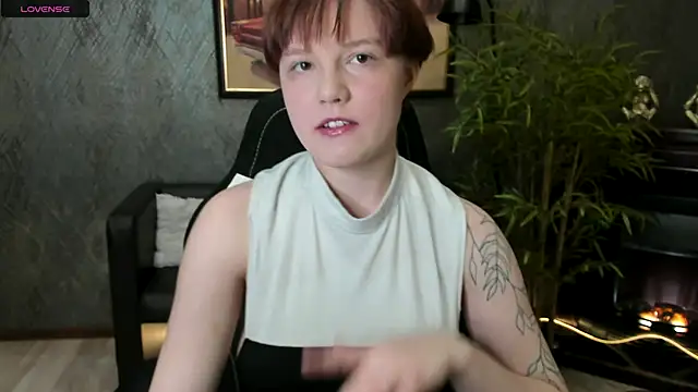 DreamyLuna online show from November 2025 08:19:01 PM
