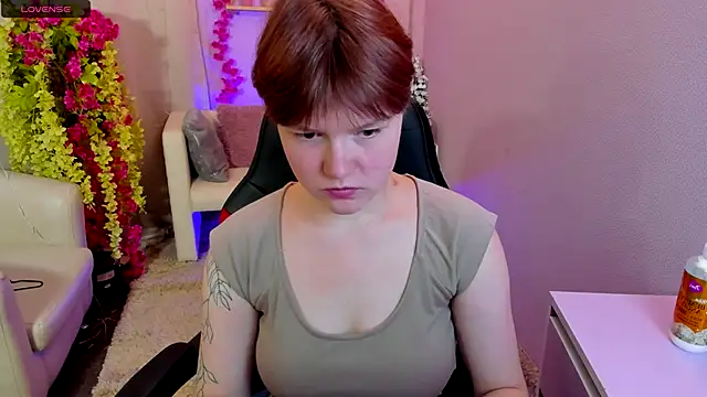 DreamyLuna online show from September 2025 08:41:01 PM