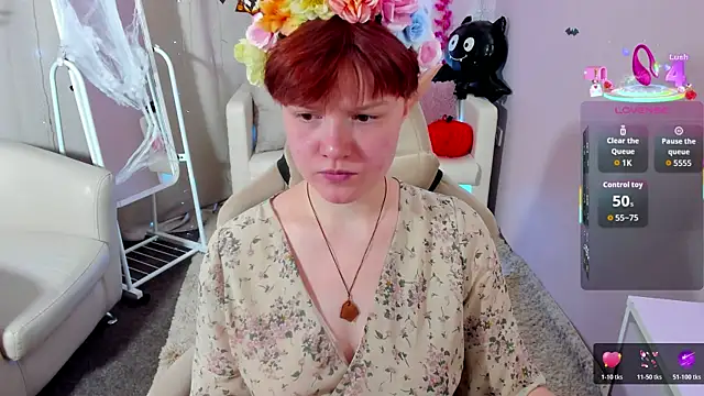 DreamyLuna online show from October 2025 08:29:01 PM
