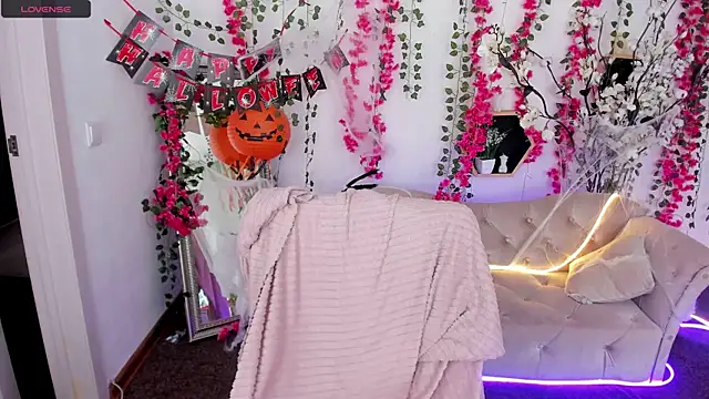 DreamyLuna online show from November 2025 08:47:02 PM