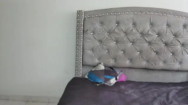 Nesuko kamado  online show from October 2025 04:42:02 PM