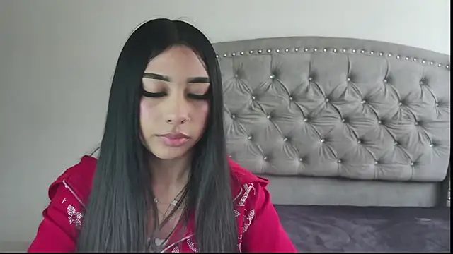 Nesuko kamado  online show from November 2025 05:05:01 PM