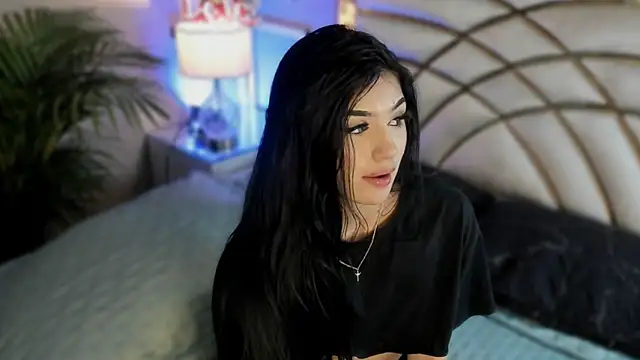 Snapshot of scarlet_hill chatting on January 2025 05:56:01 AM scarlet hill online show from January 2025 05:56:01 AM