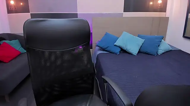 Snapshot of Zara_Jackson chatting on November 2025 12:05:02 PM Zara Jackson online show from November 2025 12:05:02 PM