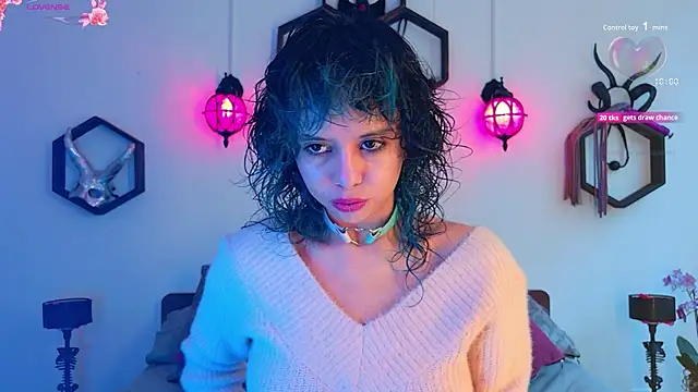 Sweet Chaos online show from November 2025 06:12:01 PM