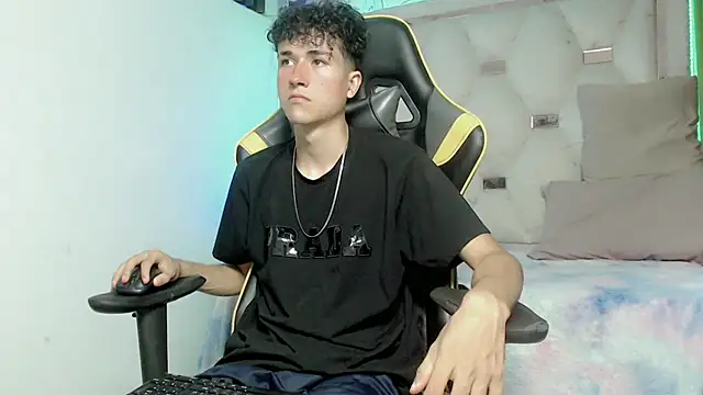 Snapshot of johnny_cagee chatting on November 2025 05:00:02 AM johnny cagee online show from November 2025 05:00:02 AM