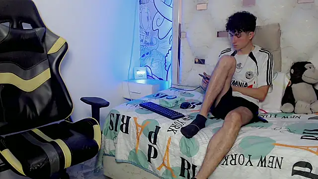 Snapshot of johnny_cagee chatting on November 2025 05:33:01 AM johnny cagee online show from November 2025 05:33:01 AM