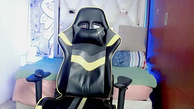 Snapshot of johnny_cagee chatting on December 2025 03:34:02 AM johnny cagee online show from December 2025 03:34:02 AM