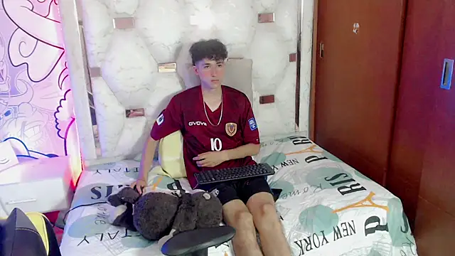 Snapshot of johnny_cagee chatting on November 2025 04:17:01 AM johnny cagee online show from November 2025 04:17:01 AM