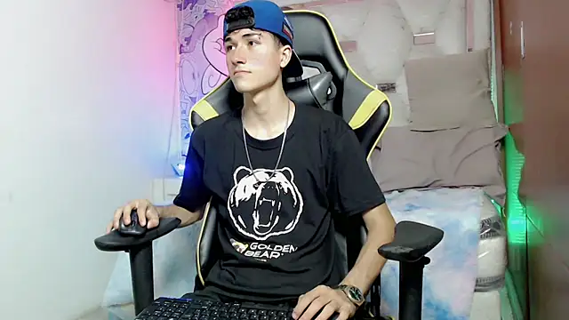 Snapshot of johnny_cagee chatting on October 2025 03:47:01 AM johnny cagee online show from October 2025 03:47:01 AM