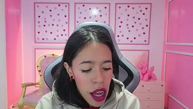 stephania t online show from September 2025 11:42:01 AM
