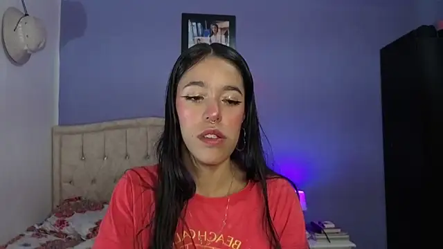 Snapshot of stephania_t chatting on May 2026 04:05:02 PM stephania t online show from May 2026 04:05:02 PM