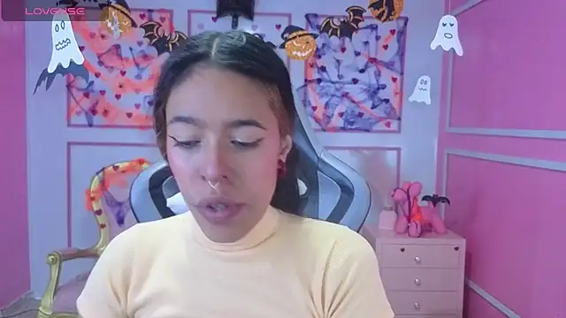 Snapshot of stephania_t chatting on October 2025 11:42:01 AM stephania t online show from October 2025 11:42:01 AM