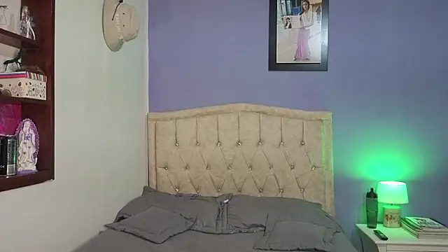 stephania t online show from April 2026 03:05:01 PM