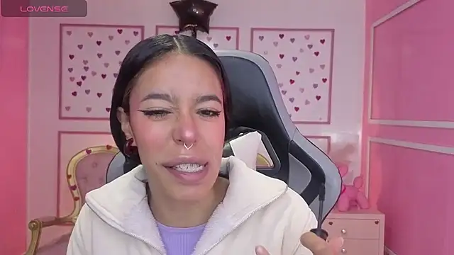 Snapshot of stephania_t chatting on November 2025 12:42:02 PM stephania t online show from November 2025 12:42:02 PM