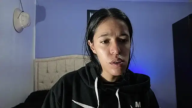 Snapshot of stephania_t chatting on June 2026 01:27:01 PM stephania t online show from June 2026 01:27:01 PM