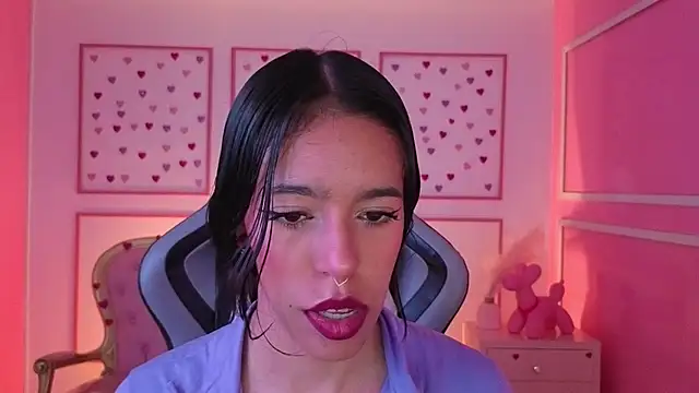 stephania t online show from October 2025 11:47:02 AM