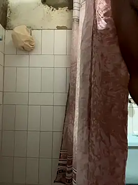 Snapshot of stephania_t chatting on November 2025 08:01:02 PM stephania t online show from November 2025 08:01:02 PM