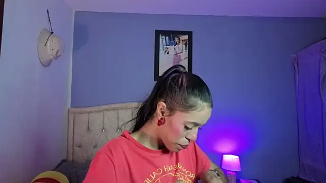 stephania t online show from March 2026 04:30:02 PM