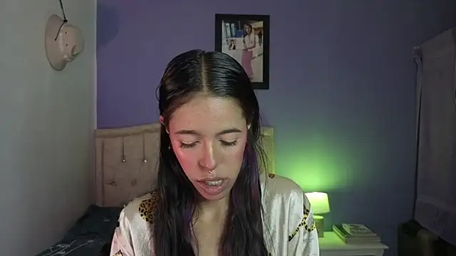 stephania t online show from March 2026 05:35:01 PM