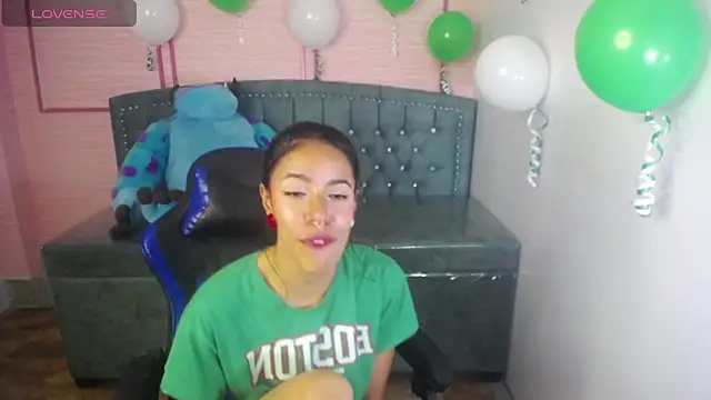 stephania t online show from March 2025 01:51:01 PM