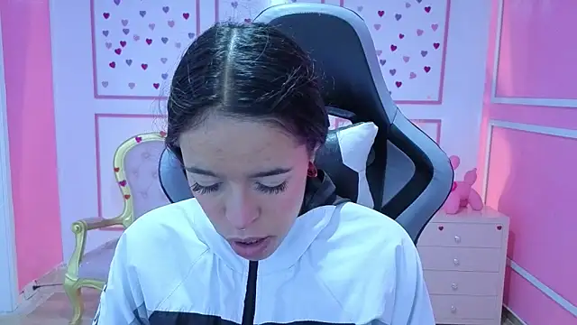 Snapshot of stephania_t chatting on November 2025 12:30:01 PM stephania t online show from November 2025 12:30:01 PM