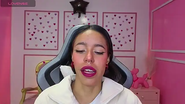 Snapshot of stephania_t chatting on November 2025 12:37:02 PM stephania t online show from November 2025 12:37:02 PM