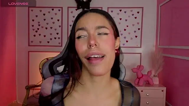 Snapshot of stephania_t chatting on November 2025 11:54:01 AM stephania t online show from November 2025 11:54:01 AM