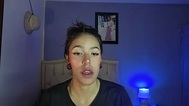 stephania t online show from April 2026 07:50:02 PM