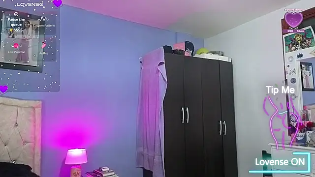 Snapshot of stephania_t chatting on June 2026 05:47:02 PM stephania t online show from June 2026 05:47:02 PM