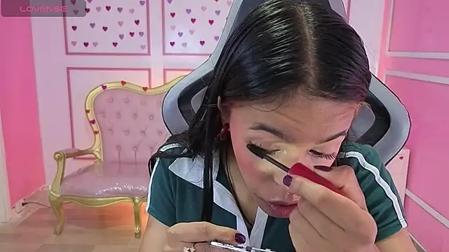 stephania t online show from October 2025 12:49:01 PM