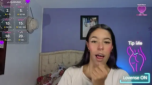 Snapshot of stephania_t chatting on May 2026 05:11:01 PM stephania t online show from May 2026 05:11:01 PM