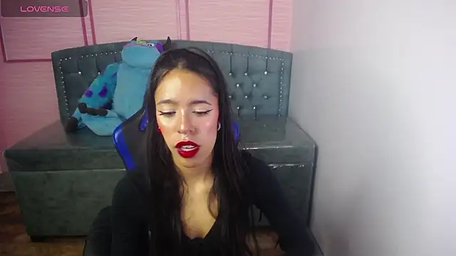 stephania t online show from March 2025 10:47:01 AM