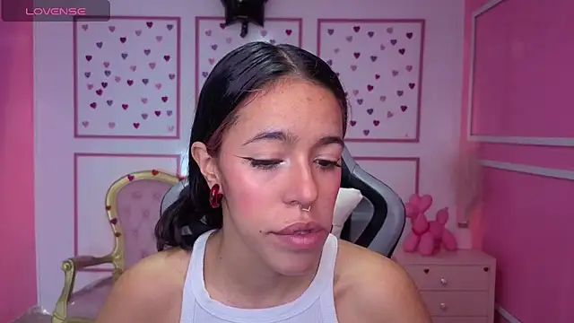 stephania t online show from December 2025 12:38:01 PM