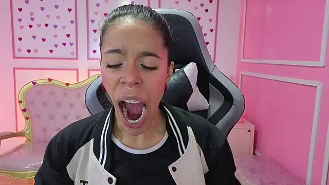 stephania t online show from September 2025 11:39:02 AM