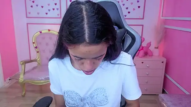 stephania t online show from December 2025 11:47:01 AM