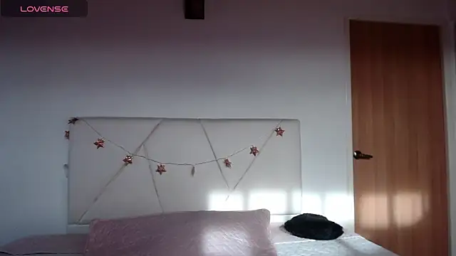 julz 03 online show from November 2025 12:10:02 PM