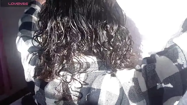 julz 03 online show from November 2025 11:43:01 AM