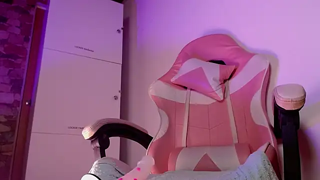 julz 03 online show from March 2026 08:48:02 AM