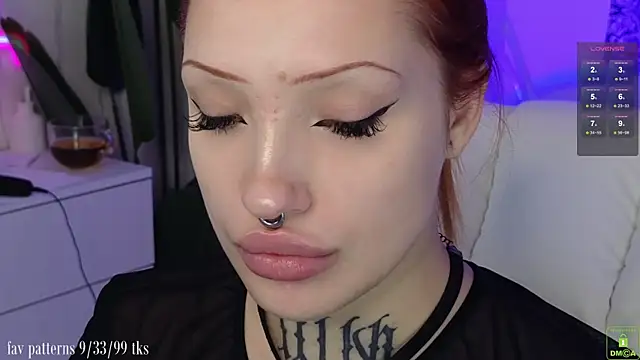 violetviolator online show from November 2025 04:17:02 AM