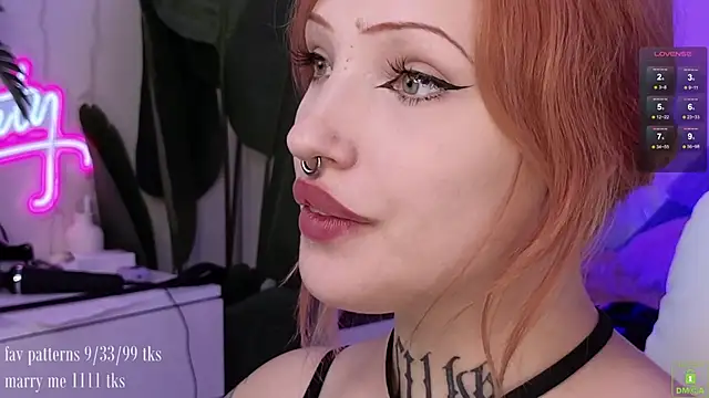 Snapshot of violetviolator chatting on October 2025 06:25:01 AM violetviolator online show from October 2025 06:25:01 AM