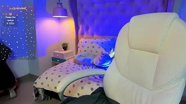  Sophie  miller online show from February 2026 08:04:01 PM