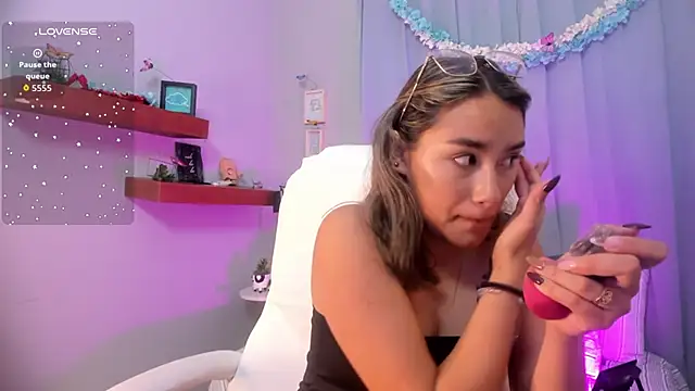  Sophie  miller online show from April 2026 05:48:02 PM