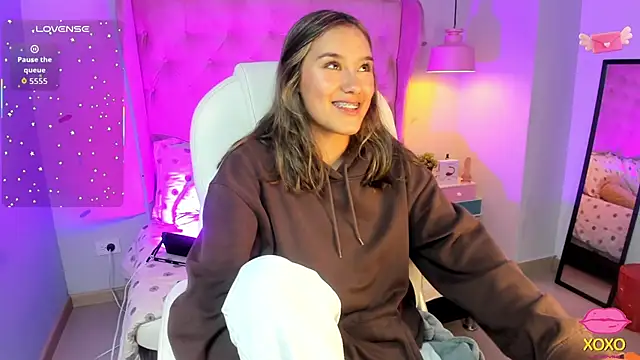 Snapshot of _Sophie__miller chatting on November 2025 08:09:02 PM Sophie miller online show from November 2025 08:09:02 PM