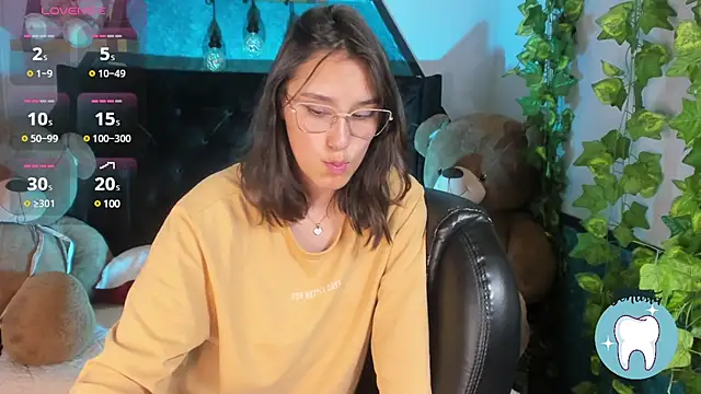 Snapshot of _Sophie__miller chatting on March 2025 08:23:02 PM Sophie miller online show from March 2025 08:23:02 PM