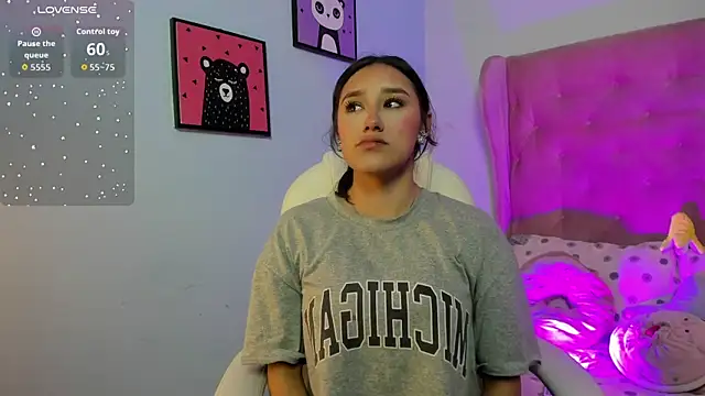 Snapshot of _Sophie__miller chatting on September 2025 10:26:01 PM Sophie miller online show from September 2025 10:26:01 PM