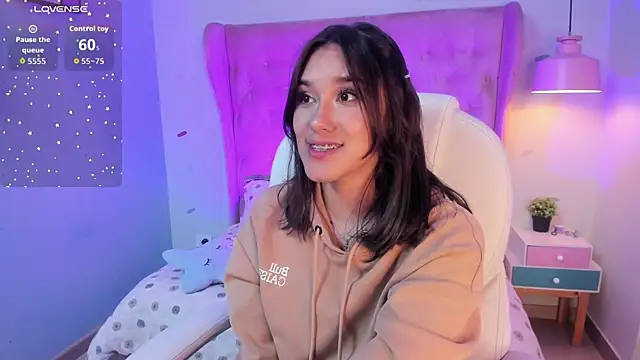 Snapshot of _Sophie__miller chatting on September 2025 09:43:02 PM Sophie miller online show from September 2025 09:43:02 PM